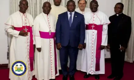 COMO AS ELEIÇÕES NA ÁFRICA, SERRA LEOA CAMINHA PARA O PERIGO — COMME LES ELECTIONS EN AFRIQUE, LA SIERRA LEONE SE DIRIGE VERS LE DANGER — LIKE ELECTIONS IN AFRICA SIERRA LEONE IS HEADING TOWARD DANGER