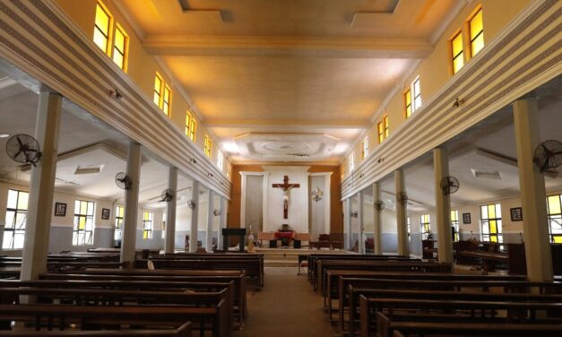 L’espoir et la résilience : l’église St. Francis Xavier rouvre pour Pâques après une attaque terroriste — Hope and Resilience: St. Francis Xavier Church Reopens for Easter After Terror Attack — Esperança e resiliência: Igreja de São Francisco Xavier reabre para a Páscoa após ataque terrorista