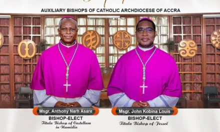 LES ÉVÊQUES AUXILIAIRES NOUVELLEMENT ORDONNÉS AU GHANA AVISÉS — NEWLY ORDAINED AUXILIARY BISHOPS IN GHANA ADVISED — RECÉM-ORDENADOS BISPOS AUXILIARES EM GANA ACONSELHADOS