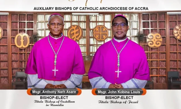 LES ÉVÊQUES AUXILIAIRES NOUVELLEMENT ORDONNÉS AU GHANA AVISÉS — NEWLY ORDAINED AUXILIARY BISHOPS IN GHANA ADVISED — RECÉM-ORDENADOS BISPOS AUXILIARES EM GANA ACONSELHADOS