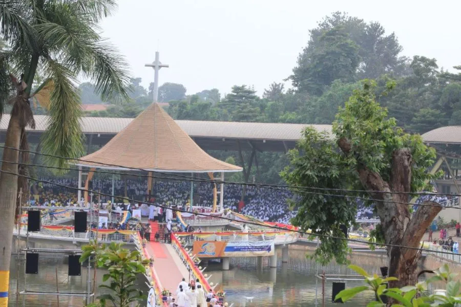 L’ÉGLISE EN OUGANDA SE PREPARE POUR LE PELERINAGE DU JOUR DES MARTYRS —A IGREJA EM UGANDA SE PREPARA PARA A PEREGRINAÇÃO DO DIA DOS MÁRTIRES —THE CHURCH IN UGANDA SET FOR THE MARTYRS’ DAY PILGRIMAGE