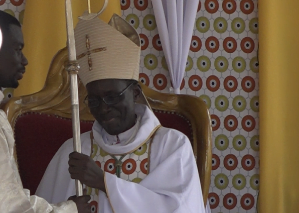 La Côte d’Ivoire face à ses défis : Un regard critique sur la réalité sociopolitique —Côte d’Ivoire facing its challenges: A critical look at the socio-political reality — A Costa do Marfim enfrenta seus desafios: um olhar crítico sobre a realidade sócio-política