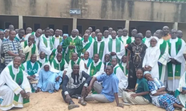 COMPETÊNCIA E MÉRITO EXIGIDOS NA NOMEAÇÃO NO CHADE—COMPETENCE ET MERITE REQUIS EN NOMINATION AU TCHAD—COMPETENCE AND MERIT REQUIRED IN APPOINTMENT IN CHAD