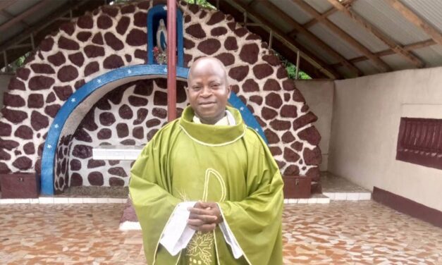 UN EVEQUE, ELU POUR LE NOUVEAU DIOCESE DE GUINEE — BISPO ELEITO PARA A RECÉM-CRIADA DIOCESE DA GUINÉ — A BISHOP, ELECTED FOR GUINEA’S NEWLY ERECTED DIOCESE
