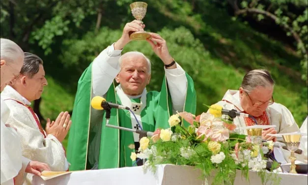 ÓTIMAS CITAÇÕES DE SÃO JOÃO PAULO II SOBRE SEU AMOR PELA EUCARISTIA —- GRANDES CITATIONS DE SAINT JEAN-PAUL II SUR SON AMOUR POUR L’EUCHARISTIE — GREAT QUOTES FROM ST. JOHN PAUL II ON HIS LOVE FOR THE EUCHARIST
