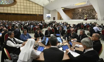 LETTRE AU PEUPLE DE DIEU ADRESSEE PAR LE SYNODE DE LA SYNODALITE — CARTA AO POVO DE DEUS DIRIGIDA PELO SÍNODO DA SINODALIDADE — LETTER TO THE PEOPLE OF GOD ADDRESSED BY THE SYNOD OF SYNODALITY