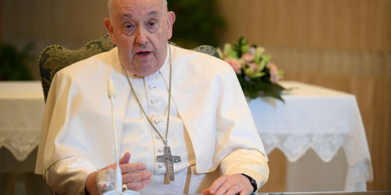 LE PAPE EN CONVALESCENCE : UNE AMÉLIORATION SIGNIFICATIVE DE SA SANTÉ — THE POPE CONVALESCING: A SIGNIFICANT IMPROVEMENT IN HIS HEALTH — A CONVALESCÊNCIA DO PAPA: UMA MELHORIA SIGNIFICATIVA NA SUA SAÚDE