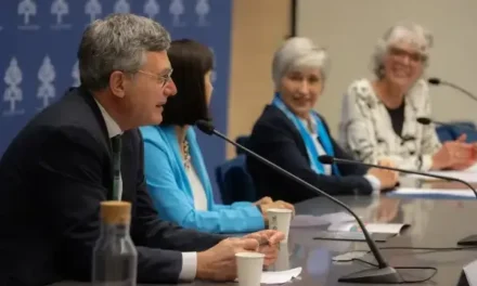 THE POPE ENLARGES THE VATICAN COMMUNICATION DICASTERY