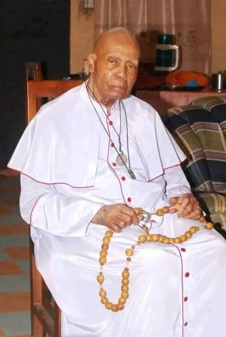 NIGERIA’S OLDEST CATHOLIC PRIEST OLEGHE DIES AT 104