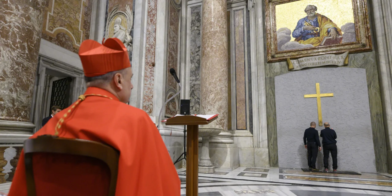 TRADITIONAL RITE TO DEMOLISH WALL PROTECTING HOLY DOOR HELD AT ST. PETER’S BASILICA