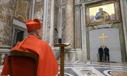 TRADITIONAL RITE TO DEMOLISH WALL PROTECTING HOLY DOOR HELD AT ST. PETER’S BASILICA