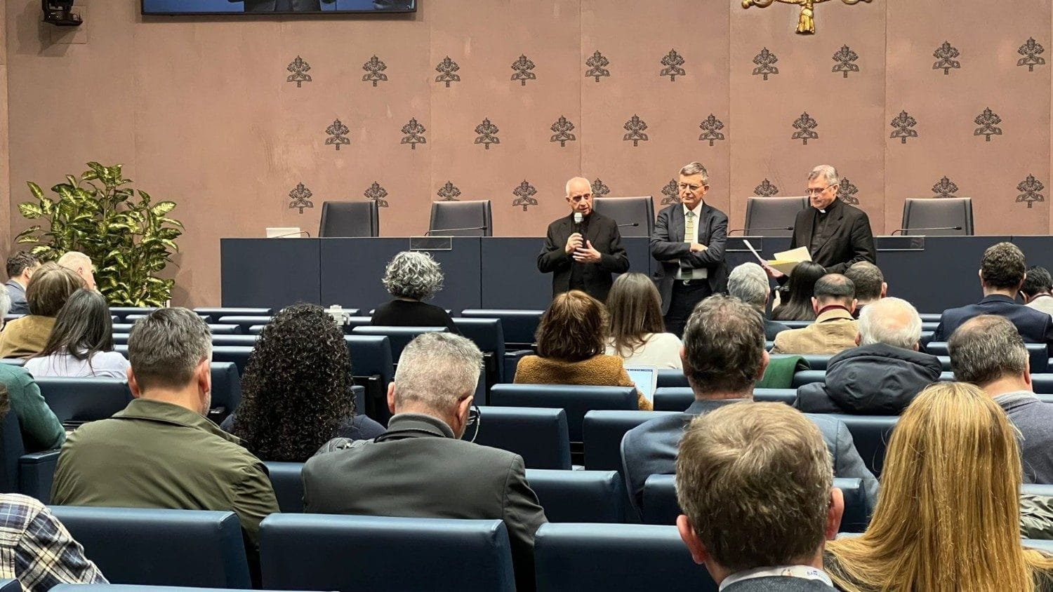 THE JUBILEE OF THE WORLD OF COMMUNICATION CONTINUES IN ROME