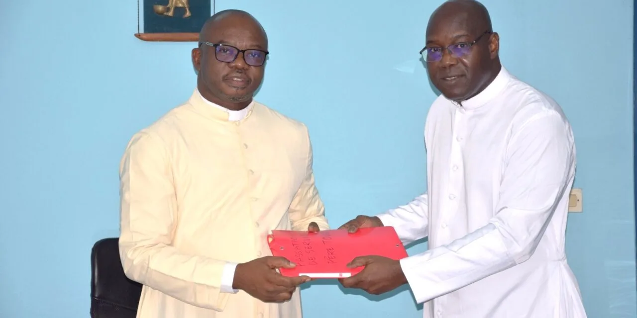 Le Père Vivien SOMDA, nouveau Président de l’Unité Universitaire d’Abidjan (UCAO/UUA)