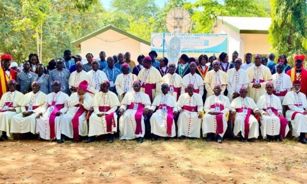Les évêques du Ghana soutiennent le président après le retrait d’un prix honorifique par une université américaine