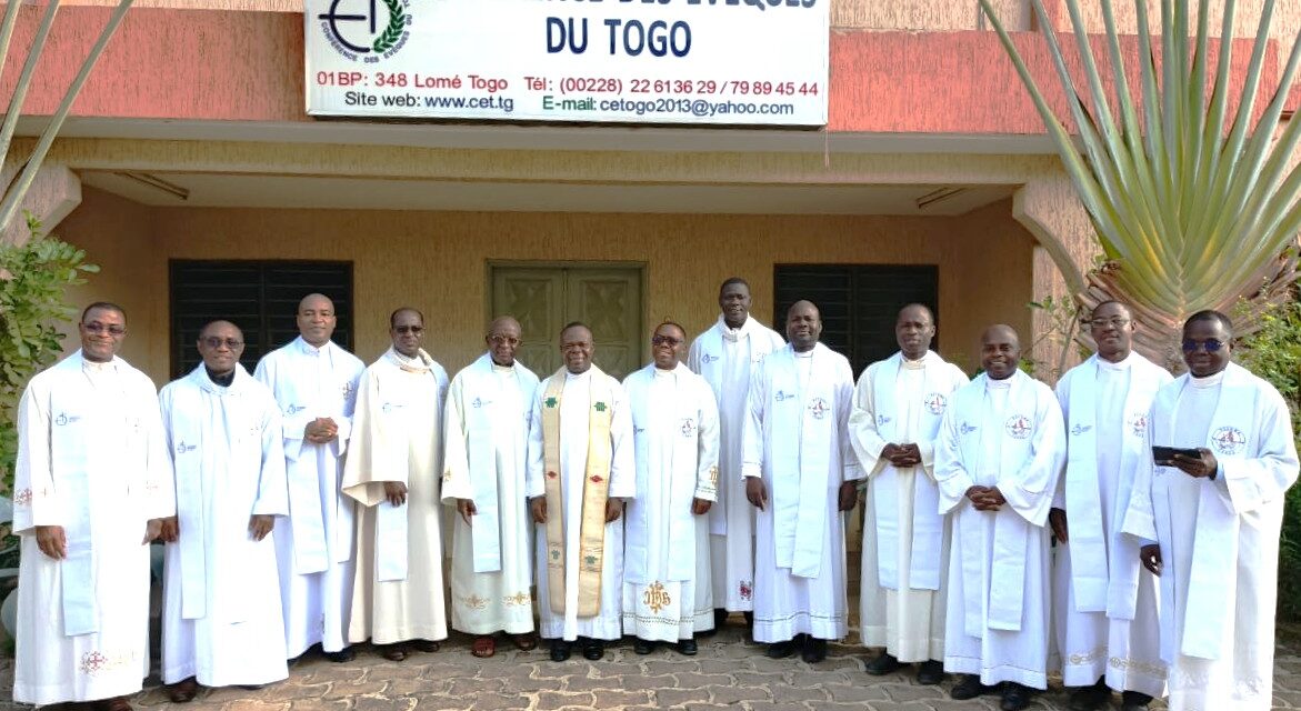 Les Secrétaires généraux des conférences épiscopales d’Afrique de l’Ouest :