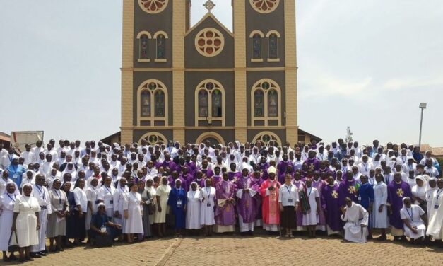 Les membres de la Conférence Régionale des Supérieurs Majeurs d’Afrique de l’Ouest (RECOMSWA) et de l’Union Africaine des Religieux du Ghana (ARUG) ont conclu leur conférence conjointe en s’engageant à établir des protocoles de protection pour prévenir et traiter les abus au sein de la Vie Consacrée dans leur région.