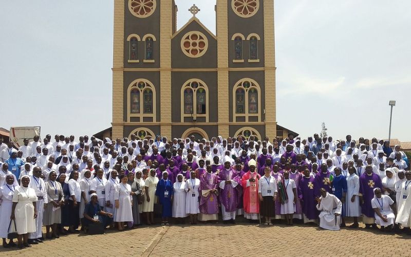 Les membres de la Conférence Régionale des Supérieurs Majeurs d’Afrique de l’Ouest (RECOMSWA) et de l’Union Africaine des Religieux du Ghana (ARUG) ont conclu leur conférence conjointe en s’engageant à établir des protocoles de protection pour prévenir et traiter les abus au sein de la Vie Consacrée dans leur région.