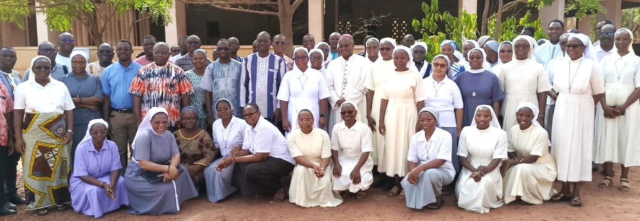 Bobo-Dioulasso, 23 avril 2026 – Après l’étape inaugurale tenue le 21 avril à Ouagadougou, l’Entraide Missionnaire Internationale (EMI) a poursuivi son programme de sensibilisation avec une deuxième rencontre organisée dans l’archidiocèse de Bobo-Dioulasso.