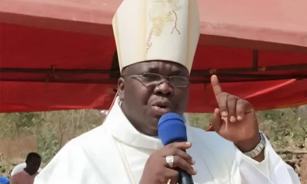 Alors que les musulmans du monde entier célébraient l’Aïd al-Adha le 27 mai, le diocèse catholique d’Oyo au Nigeria a transformé cette fête religieuse en un puissant appel à l’unité entre chrétiens et musulmans face aux crises qui secouent le pays : enlèvements, violence, faim et pauvreté.