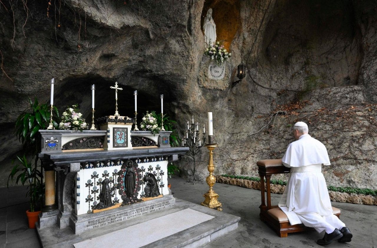 Le Pape récitera le Rosaire pour la paix en union avec les sanctuaires du monde entier