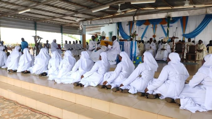 Vie religieuse : 17 Sœurs de l’Immaculée Conception prononcent leurs vœux perpétuels, 20 autres célèbrent leurs jubilés