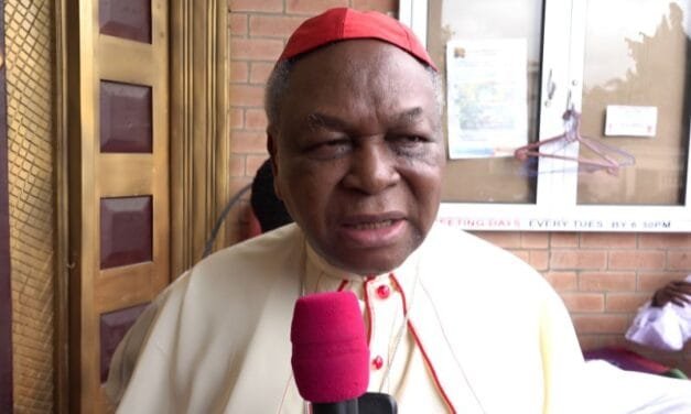 Le cardinal John Onaiyekan a condamné les propos d’un dignitaire musulman de Kano, dans le nord-ouest du Nigeria, qui a qualifié les chrétiens d’infidèles, affirmant que les chrétiens ne peuvent être considérés comme des infidèles ni comme des citoyens de seconde classe au Nigeria.
