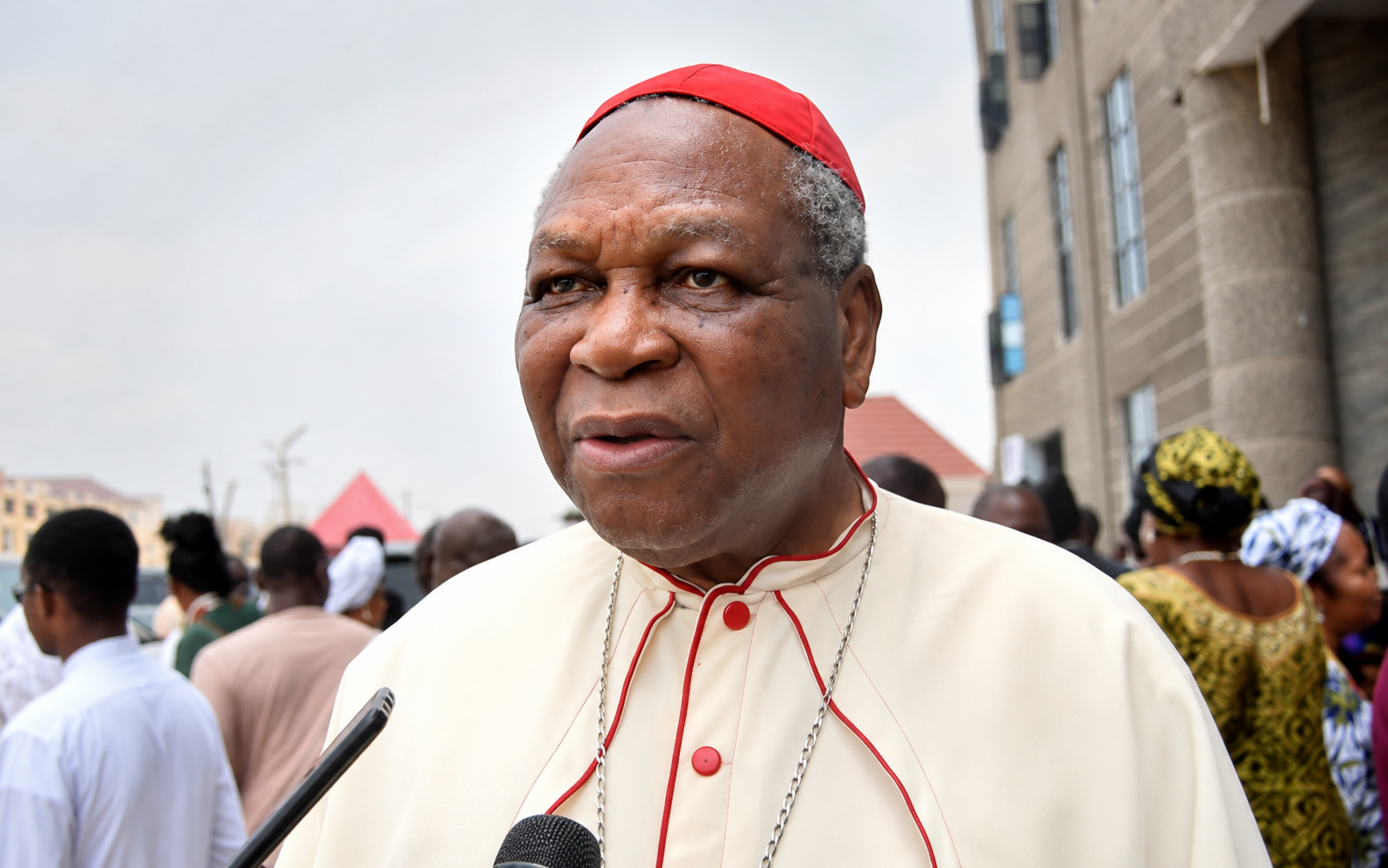Le Conseil des laïcs du Nigeria soutient le Cardinal Onaiyekan et rejette l’accusation de «abus de confiance»