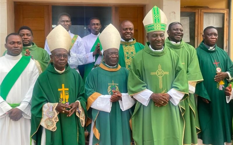 Les évêques de la province de Calabar au Nigeria fixent un objectif de 1 000 arbres pour les paroisses et institutions