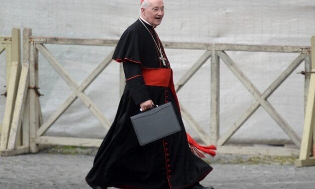 Le cardinal Ouellet remporte le procès contre la femme qui l’accusait d’abus