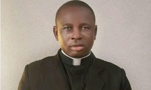 Le diocèse catholique d’Otukpo, au Nigeria, a annoncé l’enlèvement de l’un de ses prêtres, le père John Inalegwu Otache, et appelé les fidèles à prier pour sa libération rapide et en toute sécurité.